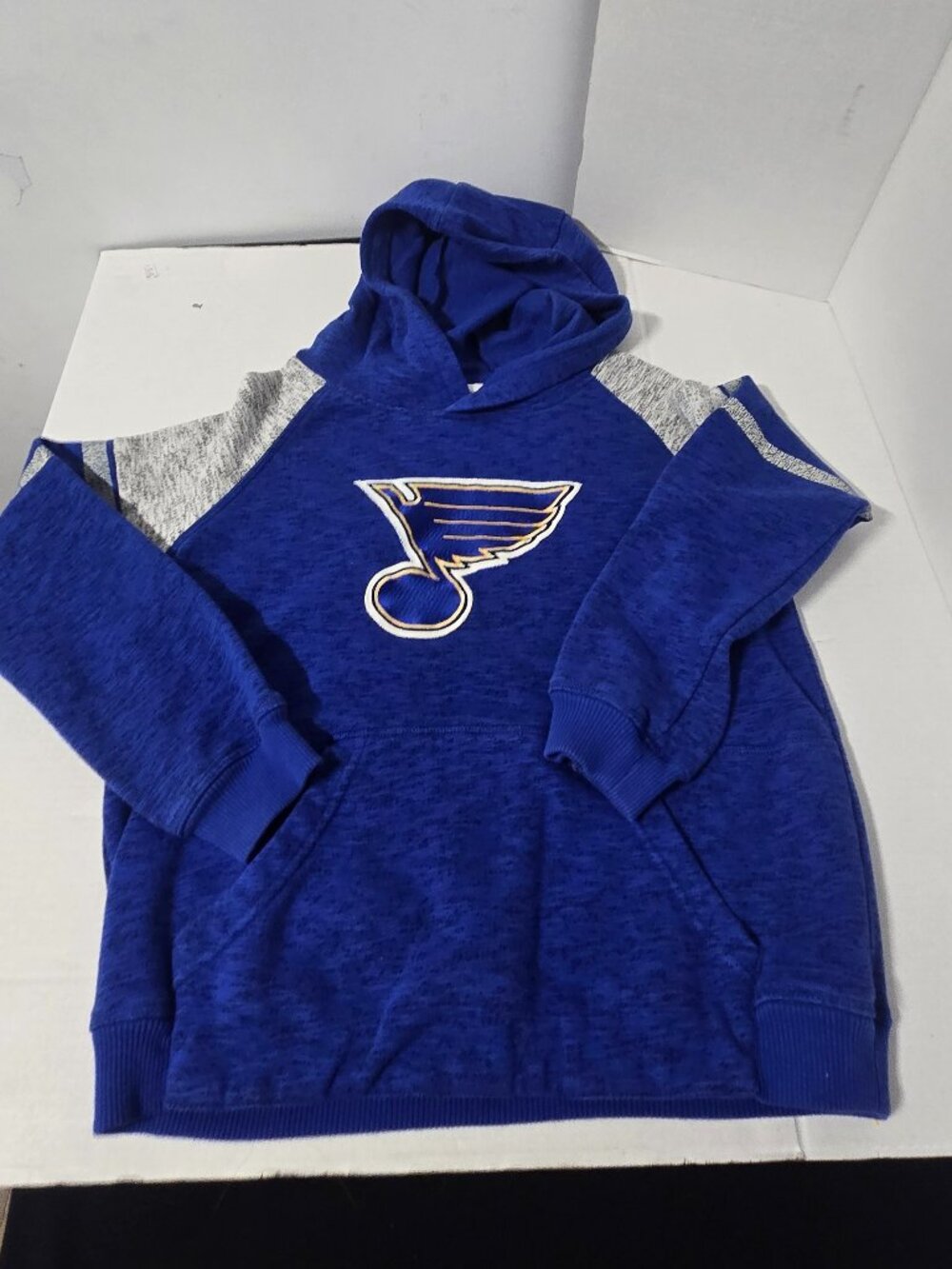 🏒 St. Louis Blues NHL Youth Hoodie – Size Medium (10/12) – $29